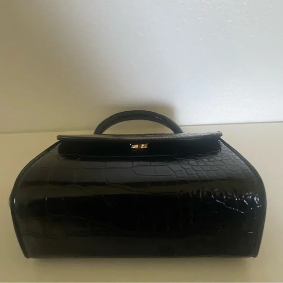 Crocodile-Embossed-Square-Bag-Mini-Flap-Black fun size ! - Picture 3 of 8